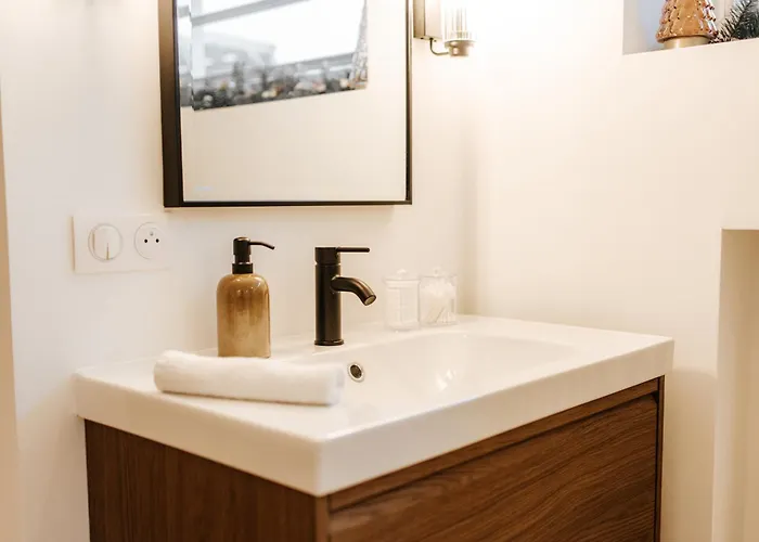 L'alma- Acces Privee-proche Aeroport-parking-wifi Accommodatie bij particulieren